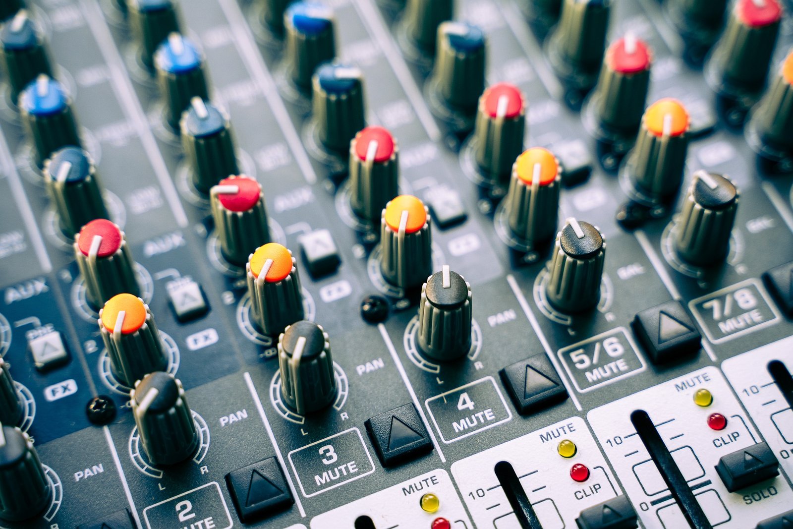 Mixer 4197733 1920 Mixer 4197733 1920